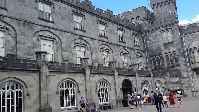 Kilkenny Medieval City and the Party capital of Ireland смотреть онлайн