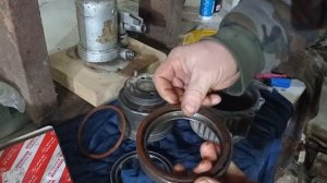 тойота RAV4 . подшипник задней электромуфты . какой стороной ставить.