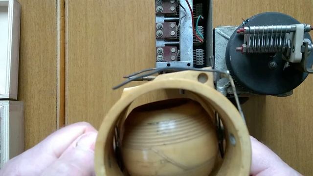 Микросхемы КР531ТМ2, транзисторы КТ 315Р, катушки с вожжонной медью, набор КПЕ. смотреть онлайн