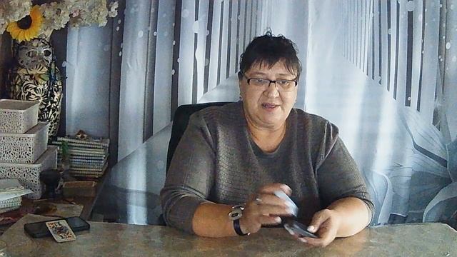 ОКТЯБРЬ ДЛЯ 4 ДАМ смотреть онлайн