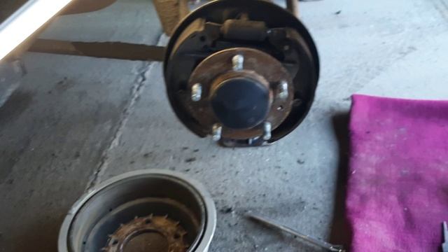 Ревизия заднего ступичного узла. смотреть онлайн