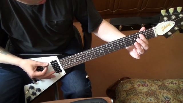 Самый простой РИФ на электрогитаре для начинающих гитаристов №2 смотреть онлайн