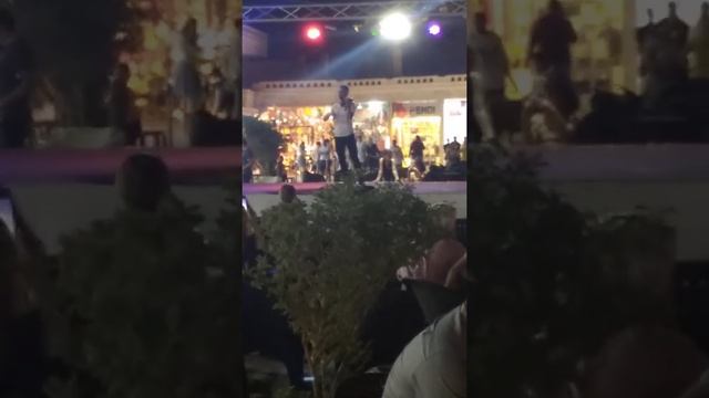 Удивительно талантливый скрипач в Шарм эль шейх. смотреть онлайн