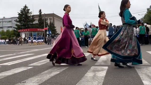 17 июня наш любимый Улан-Удэ отмечает 357-летие!🥳 - Федерация Студенческого Самоуправления БГУ смотреть онлайн