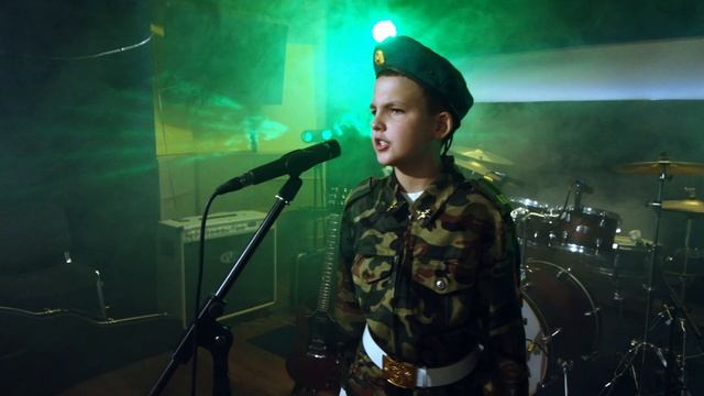 Ко Дню Защитника Отечества с песней «Живой» Нарижний Федор поздравляет всех россиян. смотреть онлайн