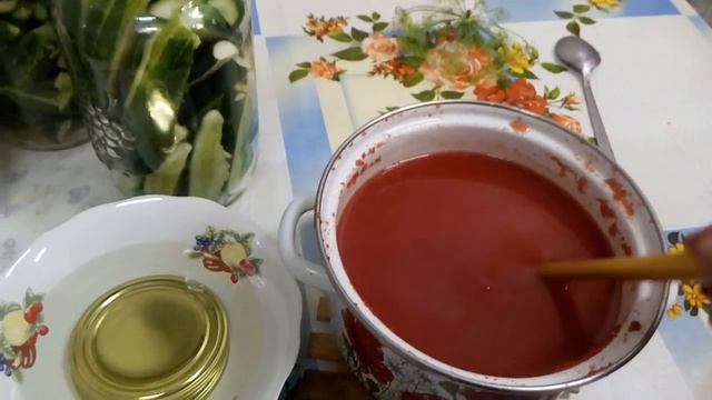 "Пальчики" в томате.Огурцы с томатным соком.Вкусно! смотреть онлайн
