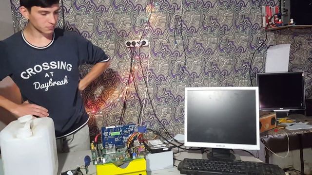 *КОМПЬЮТЕР РАБОТАЕТ БЕЗ ПРОЦЕССОРА???КАК??? ШОК!СПАЛИЛ ПРОЦЕССОР!* смотреть онлайн