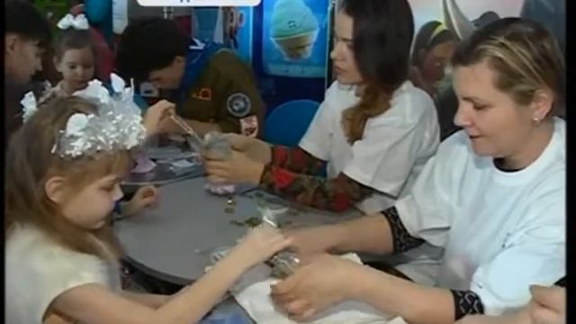 Дед Мороз и Снегурочка поздравили детей с ограниченными возможностями здоровья смотреть онлайн