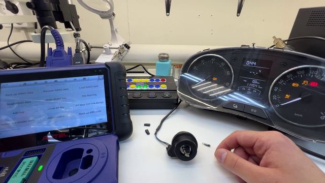 AUTEL VAG IMMO Запись чипов при наличие рабочего ключа.