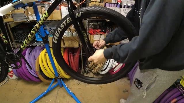 2022 Eastern Growler 26" Cruiser BMX Unboxing @ Harvester Bikes смотреть онлайн