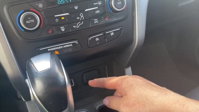 2019 Ford Escape SEL + Keless Entry Keypad, Heated Seats, Satellite Radio Review | Island Ford смотреть онлайн
