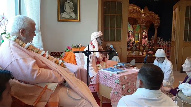 Варнашрама-дхарма - основа для духовной практики | Германия, 29.05.2023 | Шрила БВ Вана Махарадж смотреть онлайн