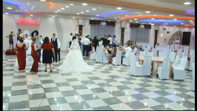 Gazmend Rama 31.07.17 te Bashkim Berisha ne Martesen e Djalit Ferdisonit me Eldinen 12 смотреть онлайн