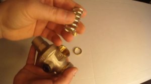 Разбираем редуктор давления