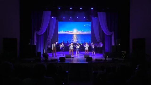 Эстрадно - джазовый оркестр "Ретро" - Шаланды полные кефали (Экстравагандза) смотреть онлайн