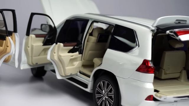Most Expensive Miniatures of Toyota Land Cruiser LC200 VS Lexus LX570 - Diecast Models смотреть онлайн