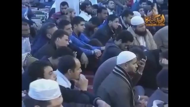 شاهد ماذا حدث للحاضرين بعدما طلب الشيخ يعقوب من القارئ عبد الله كامل أن يقرأ ( ويسألونك عن الجبال ) смотреть онлайн