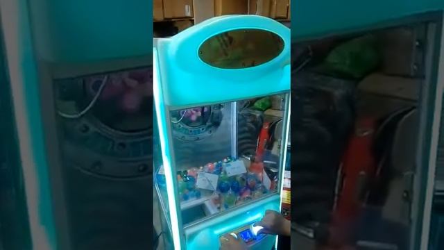 Везучая Клешня NEON смотреть онлайн