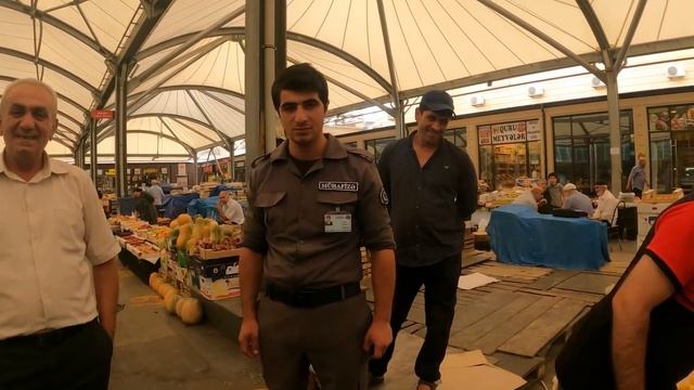 Bakın Azerbaycan Sokak Yemekleri Nasıl? İlginç Bir Resturanta Götürdüler /234 смотреть онлайн