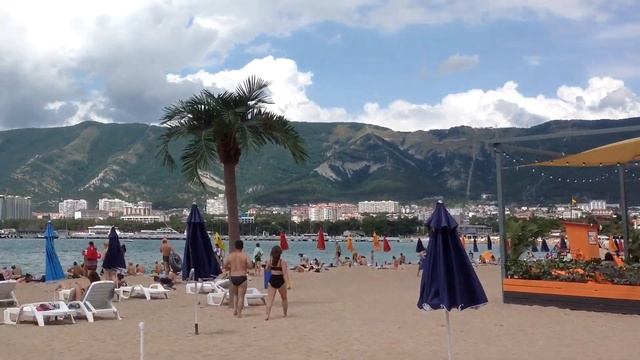 Геленджик обзор пляжа Малибу ,конец июня 2019 год.