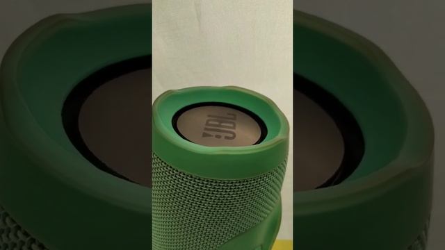 JBL Charge 3 Night Lovell смотреть онлайн