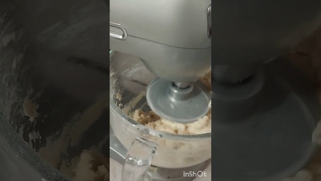 Замес эластичного теста для пиццы. смотреть онлайн