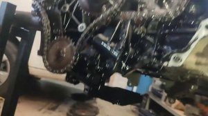 Теперь делаем и Портер. Подъëмник позволяет его поднять и снять двигатель.