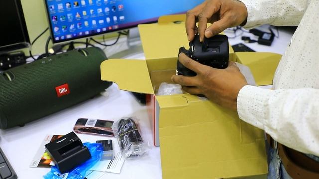canon 3000D Unboxing And Review #dslr #canon budget camera 2020 | beginer level Camera | 9D Gkp смотреть онлайн