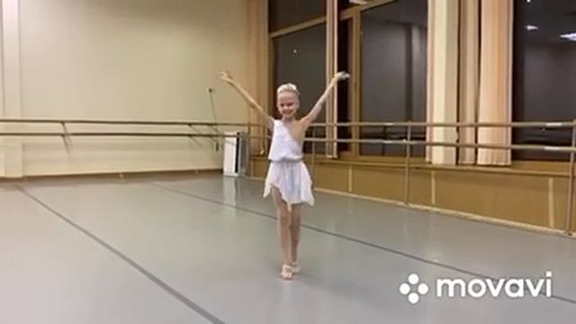 Постановка Елизавета Мовродова (студии танца SidJem ) в исполнении Дианы Б. смотреть онлайн