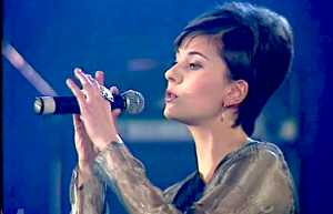 Дуэт "Мюзикола" забыть невозможно, особенно с песней ДЕВОЧКА В ПЛАТЬИЦЕ БЕЛОМ ? или ?