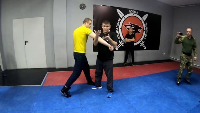 Как правильно убрать голову из-под удара смотреть онлайн