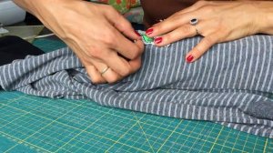 Моё первое видео ?Звезда как КРАСИВО зашить дырку? Заштопать вручную, сделать заплатку звёздочку