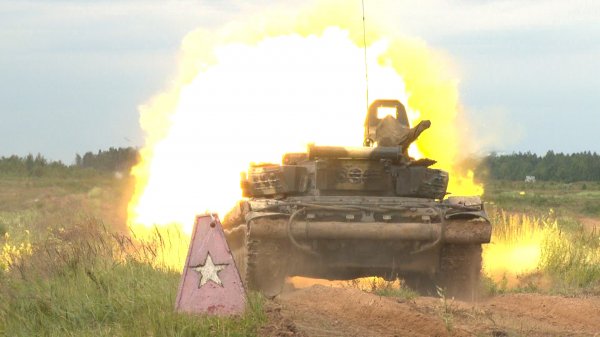 Стрельба штатным снарядом из танка Т-72Б