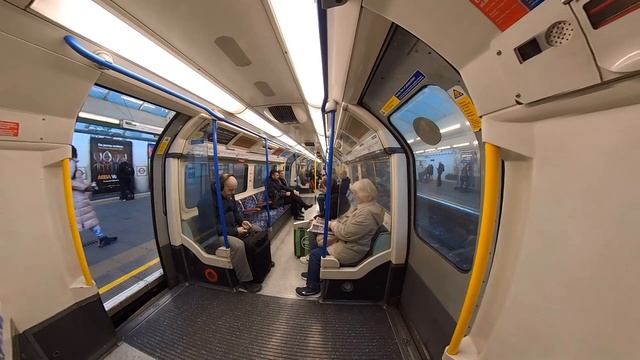 London Underground First Person Journey - Ealing Broadway To Hyde Park Corner