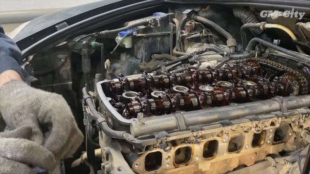 Замена прокладки клапанной крышки на Porsche Cayenne 3.2л. смотреть онлайн