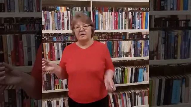 Прогулки между стеллажами смотреть онлайн