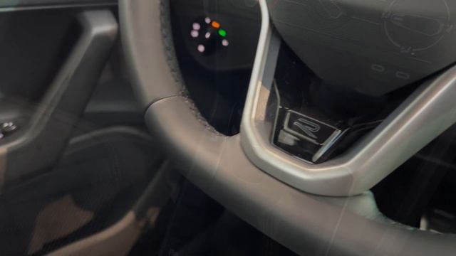 VW Polo R Line 2022 - First Look in 4K | Exterior - Interior (details) Facelift, Vibrant Violet смотреть онлайн