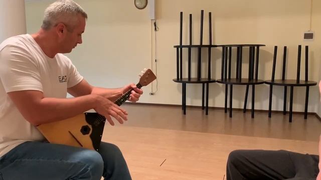 Балалайка. Мастер класс для нового ученика. смотреть онлайн