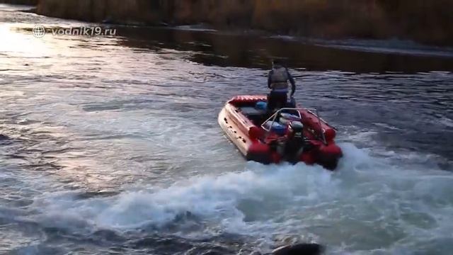 НА ЛОДКАХ С ВОДОПАДА #23 Неубиваемый мотор Mercury 50 с водометной насадкой смотреть онлайн