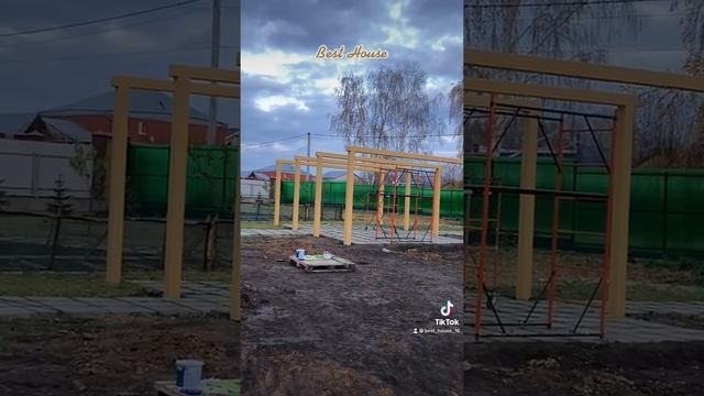 Монтаж  перголы ( комбинация металл и дерево)