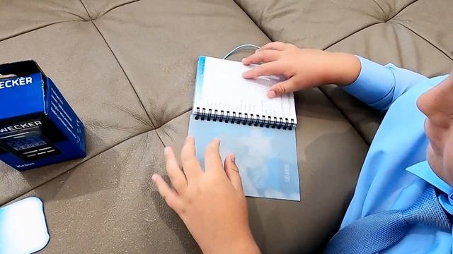 Первый школьный день в Баварии. Что же в кульке? Распаковываем школьный кулёк смотреть онлайн