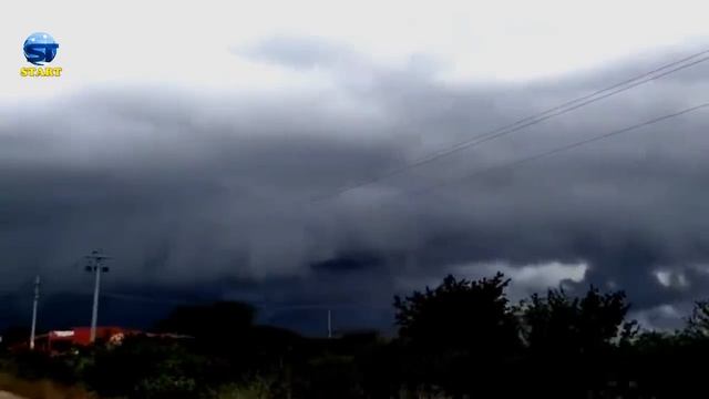 Rain storm with scary clouds and strong winds hits Sao Paulo, Brazil смотреть онлайн