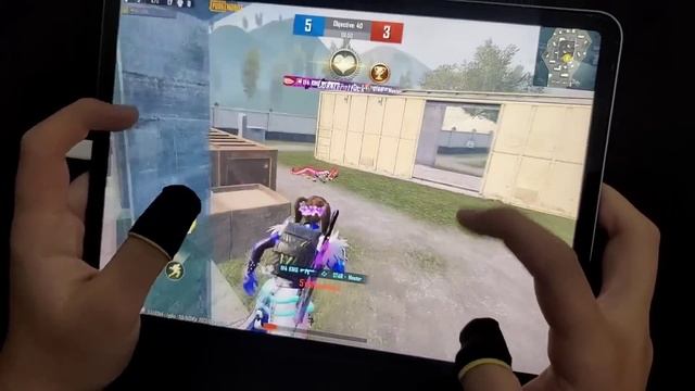 1 VS 1 WITH RANDOM PRO PLAYER | IPAD PRO 11 INCH 6 FINGER CLAW HANDCAM | PUBG MOBILE смотреть онлайн