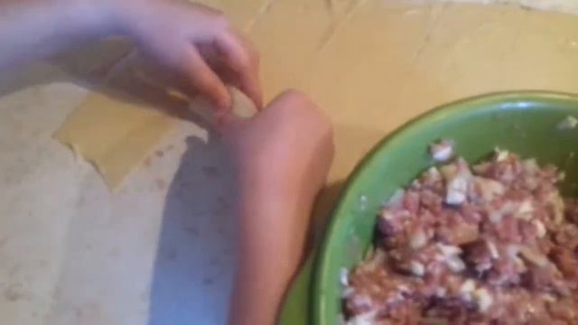 Готовим вкуснятену пельмени из мяса в виде треугольника ? смотреть онлайн