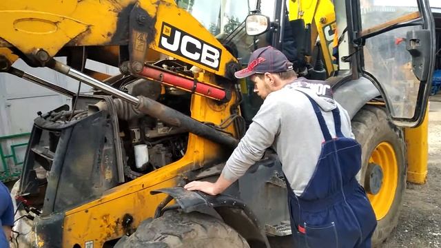 Ремонт экскаватора JCB 3CX. Стружка в топливной системе. смотреть онлайн