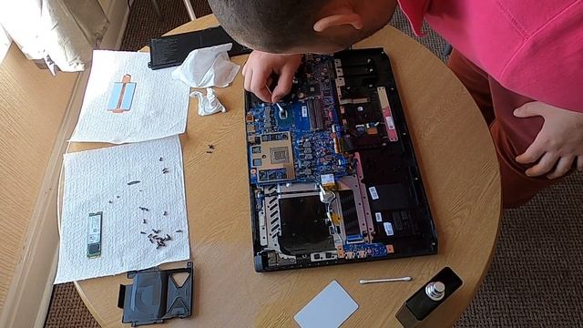 ACER PREDATOR HELIOS 500 DISASSEMBLY AND CLEANING HOME MADE смотреть онлайн