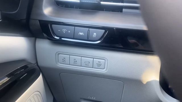 2022 Kia Carnival SX Interior Walk Around смотреть онлайн