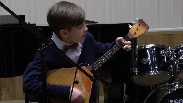 1. А.Иванов «Полька» 2. р.н.п. «Ай, все кумушки домой» обр. Б.Трояновского смотреть онлайн