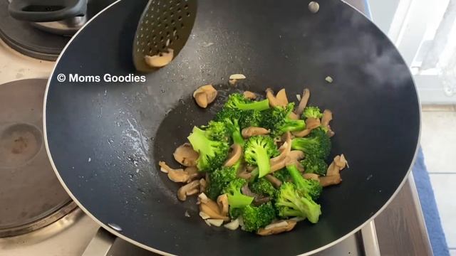Creamy Mushroom & Broccoli Pasta |Easy Dinner Recipes | Pasta In White Sauce | Moms Goodies