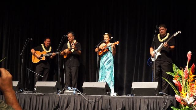 Raiatea Helm - Alika смотреть онлайн